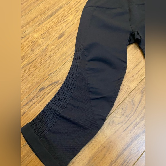 Lululemon In The Flow Crop Size 4 - Picture 4 of 8